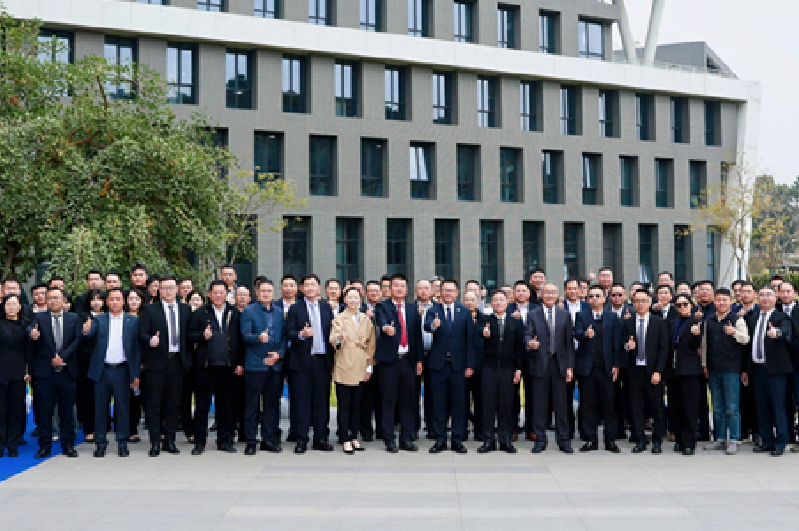 【信易集团】凝心聚力，共创新程 | 2025年全国分公司营销年会